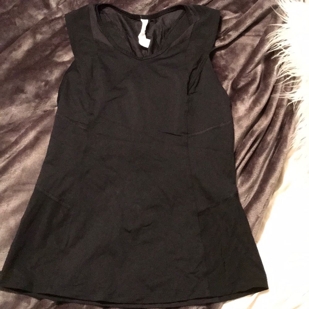 Black lululemon tank 🍋  FLASH SALE!